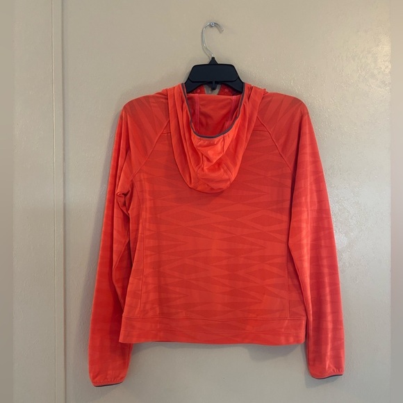 Mountain Hardware women’s Burnout ultra lightweight jacket sz S - Picture 2 of 4